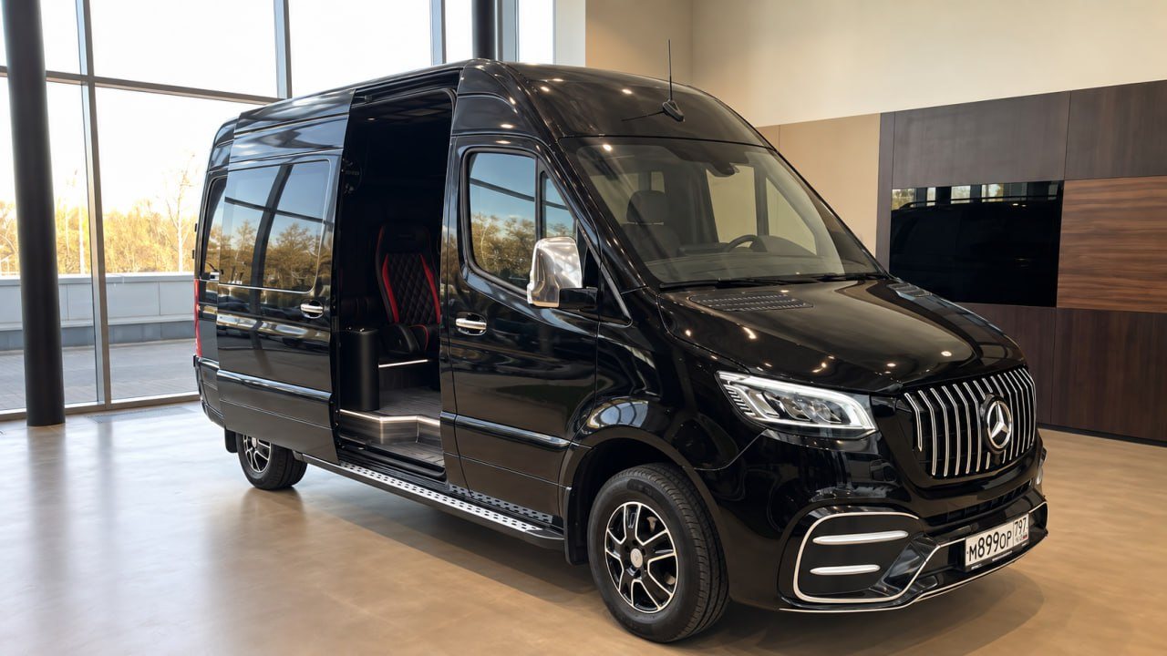 Sprinter 8: открытая сдвижная дверь, вход в салон